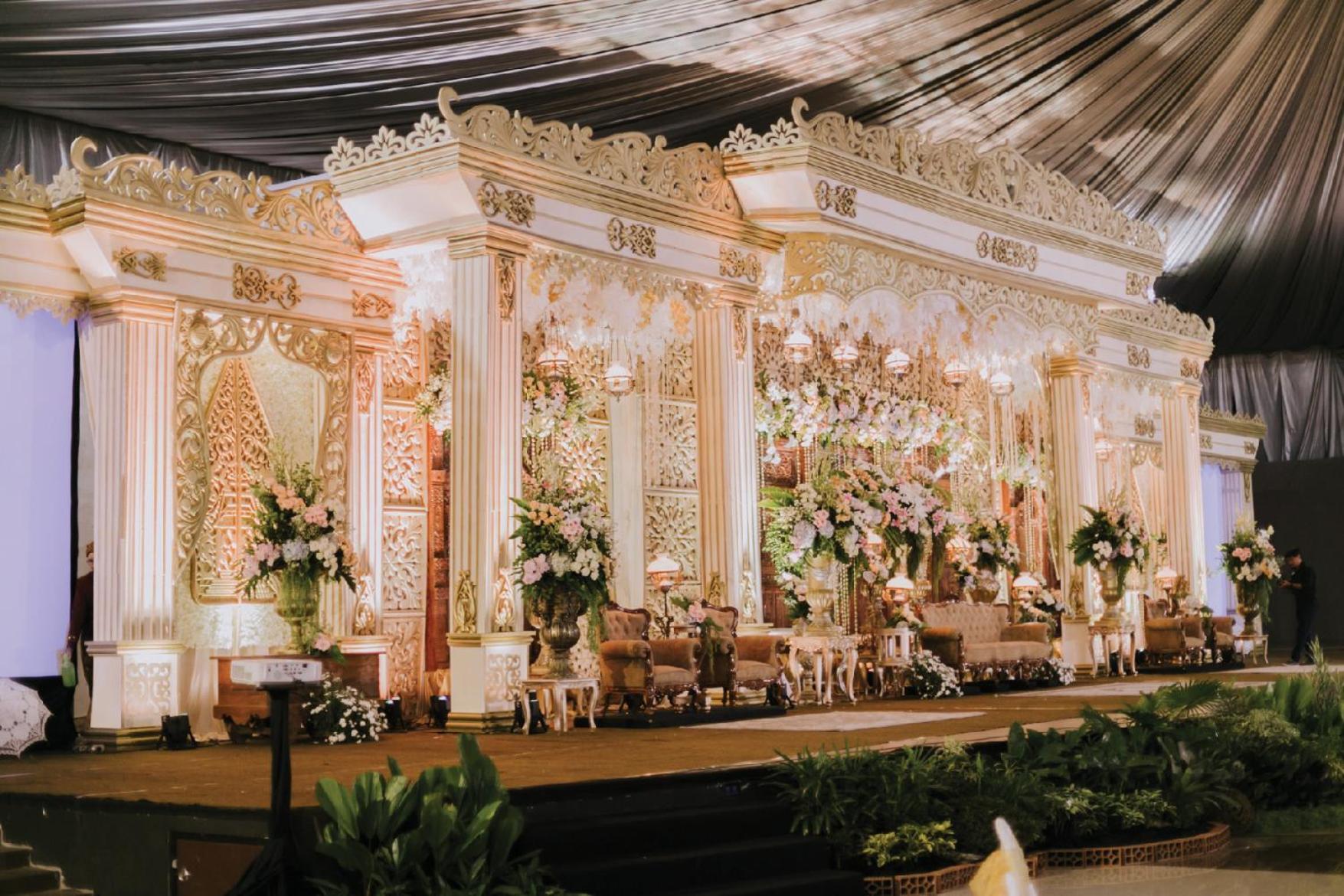 Utc Hotel Semarang Exterior foto