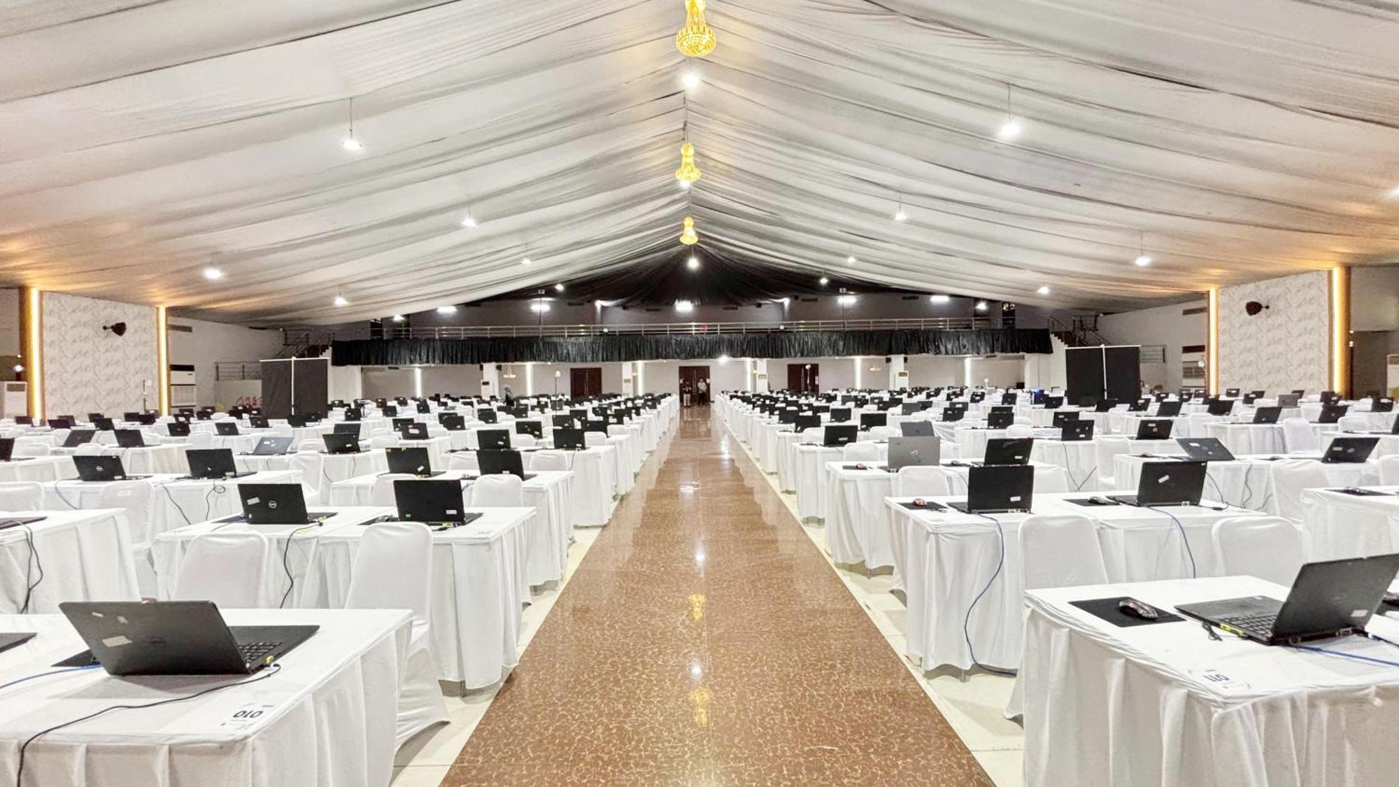Utc Hotel Semarang Exterior foto