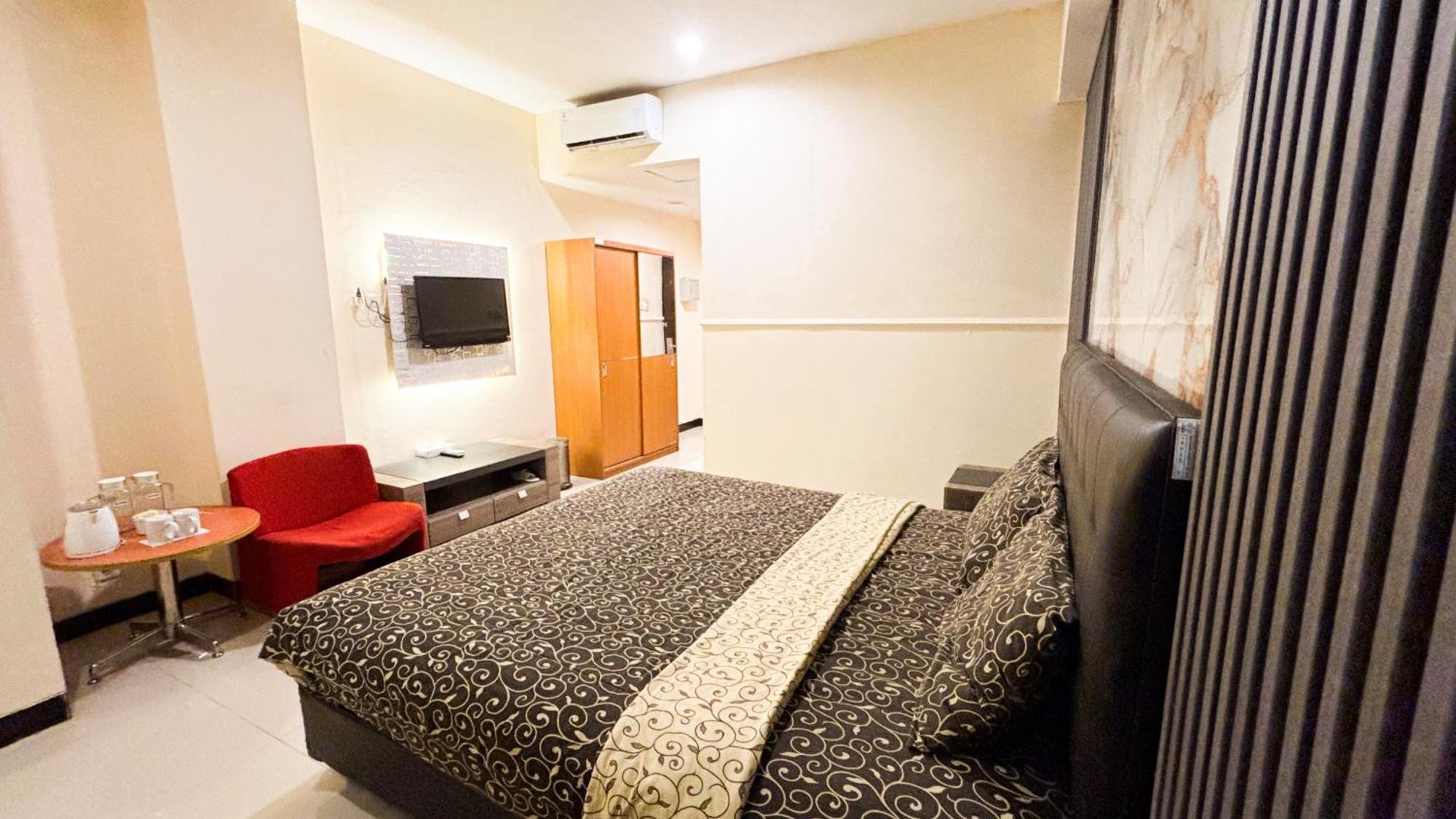 Utc Hotel Semarang Exterior foto
